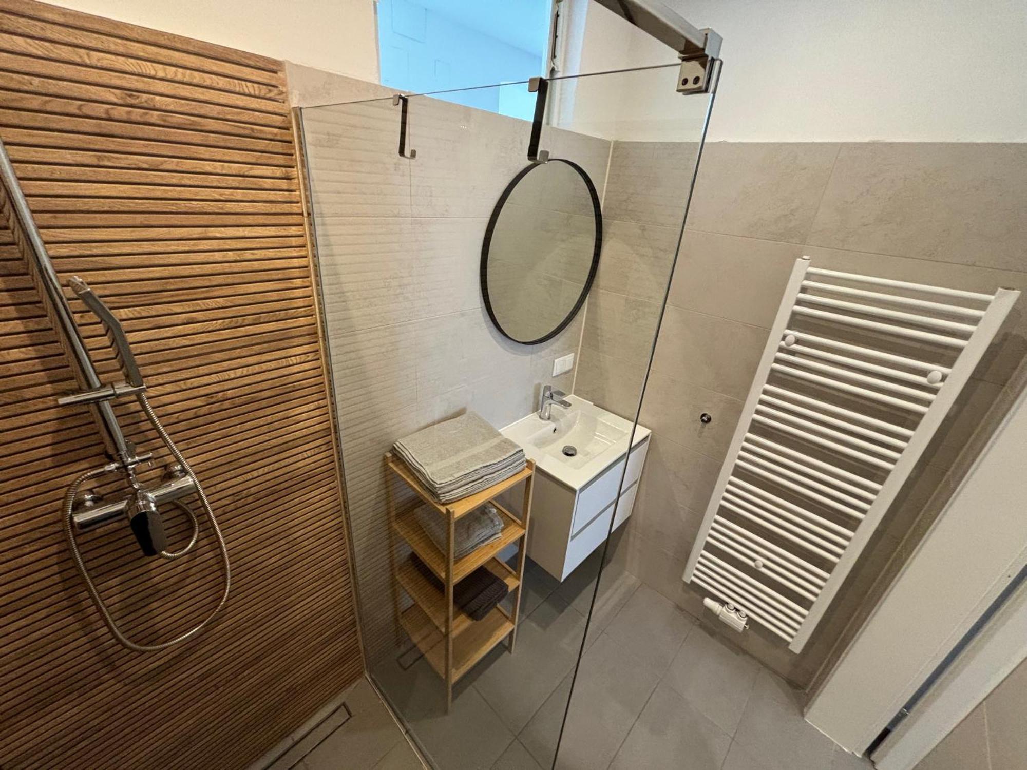 Appartement Traumhafte Fuer 3, Grosszuegig, Walk In Dusche *